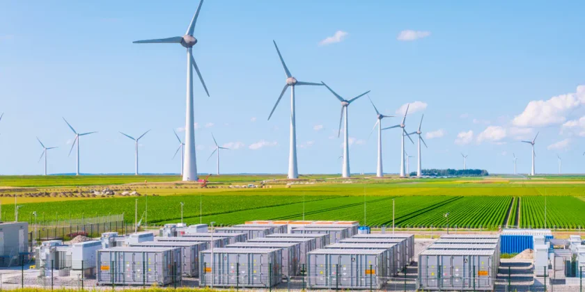Sistema BESS de energia: o que é e como ele transforma a gestão de custos da sua empresa