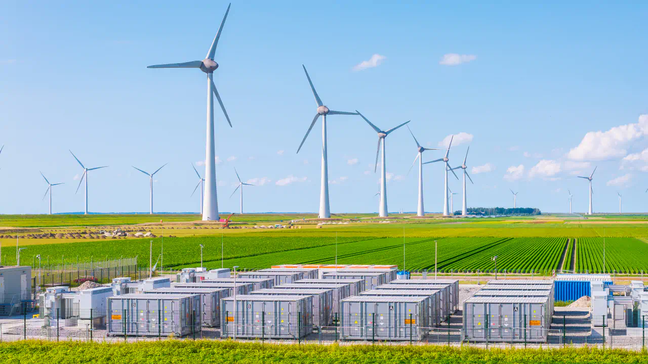 Sistema BESS de energia: o que é e como ele transforma a gestão de custos da sua empresa
